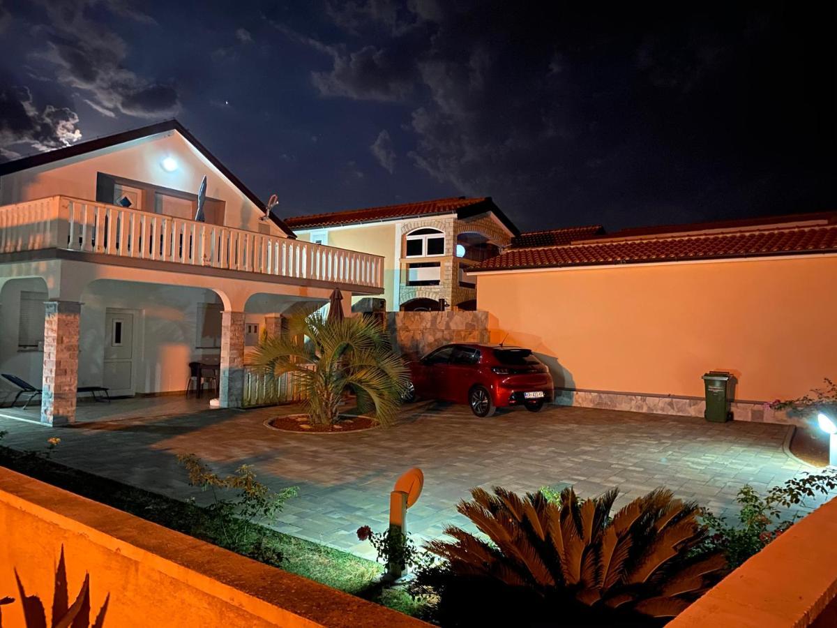 Slatina 13/1 Apartment วีร์ ภายนอก รูปภาพ