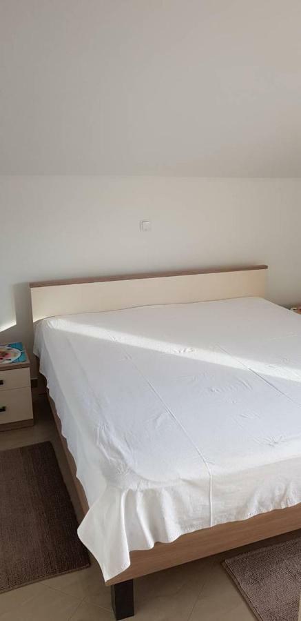 Slatina 13/1 Apartment วีร์ ภายนอก รูปภาพ