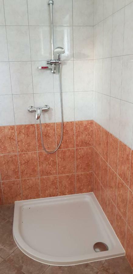 Slatina 13/1 Apartment วีร์ ภายนอก รูปภาพ
