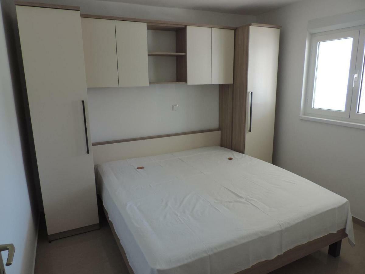Slatina 13/1 Apartment วีร์ ภายนอก รูปภาพ