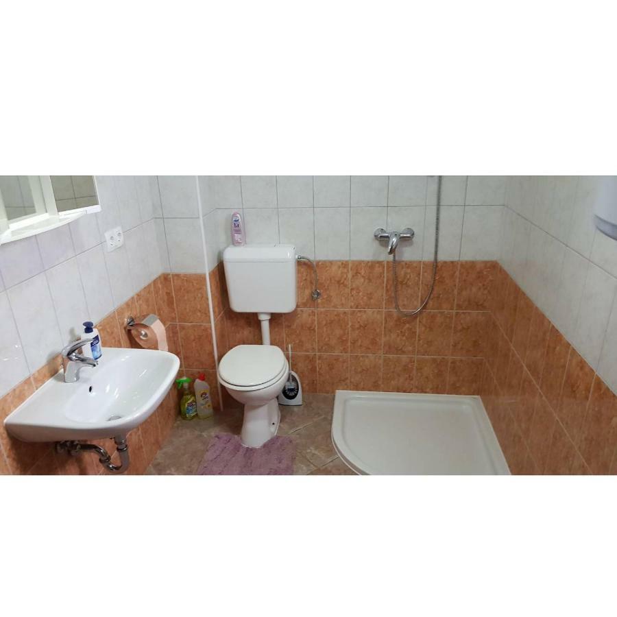 Slatina 13/1 Apartment วีร์ ภายนอก รูปภาพ